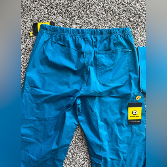 Wonderwink. Women’s scrub set. Various sizes - Picture 6 of 9